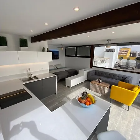 Sunshine Penthouse Mit Meerblick Und Terrasse